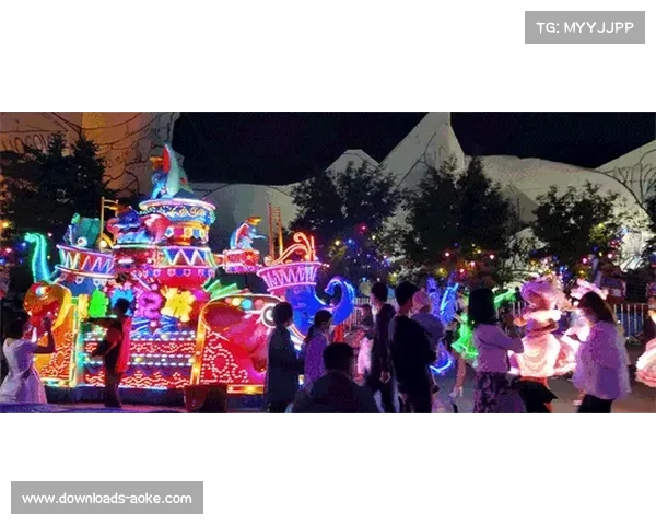 “Cosplay巡游、限定周边兑换,场外活动丰富观赛体验” “Cosplay巡游、限定周边兑换,场外活动丰富观赛体验”