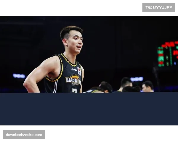 【2026年4月CBA联赛·人物·特写赵继伟赛后冰敷膝盖，简短回应伤病：“为球队，没问题。”